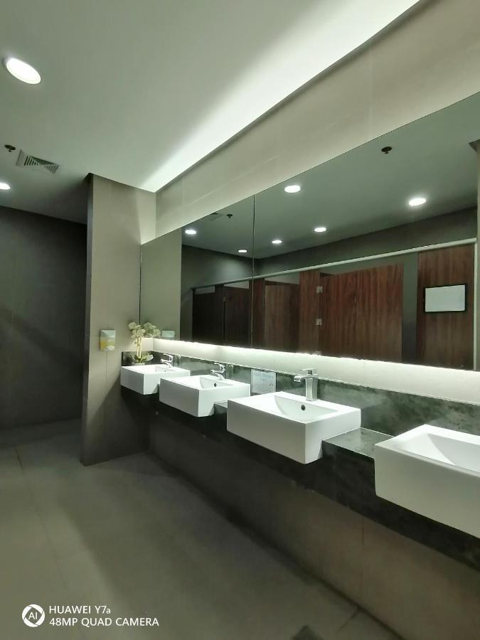 The Beacon Makati Staycation Suites مانيلا المظهر الخارجي الصورة